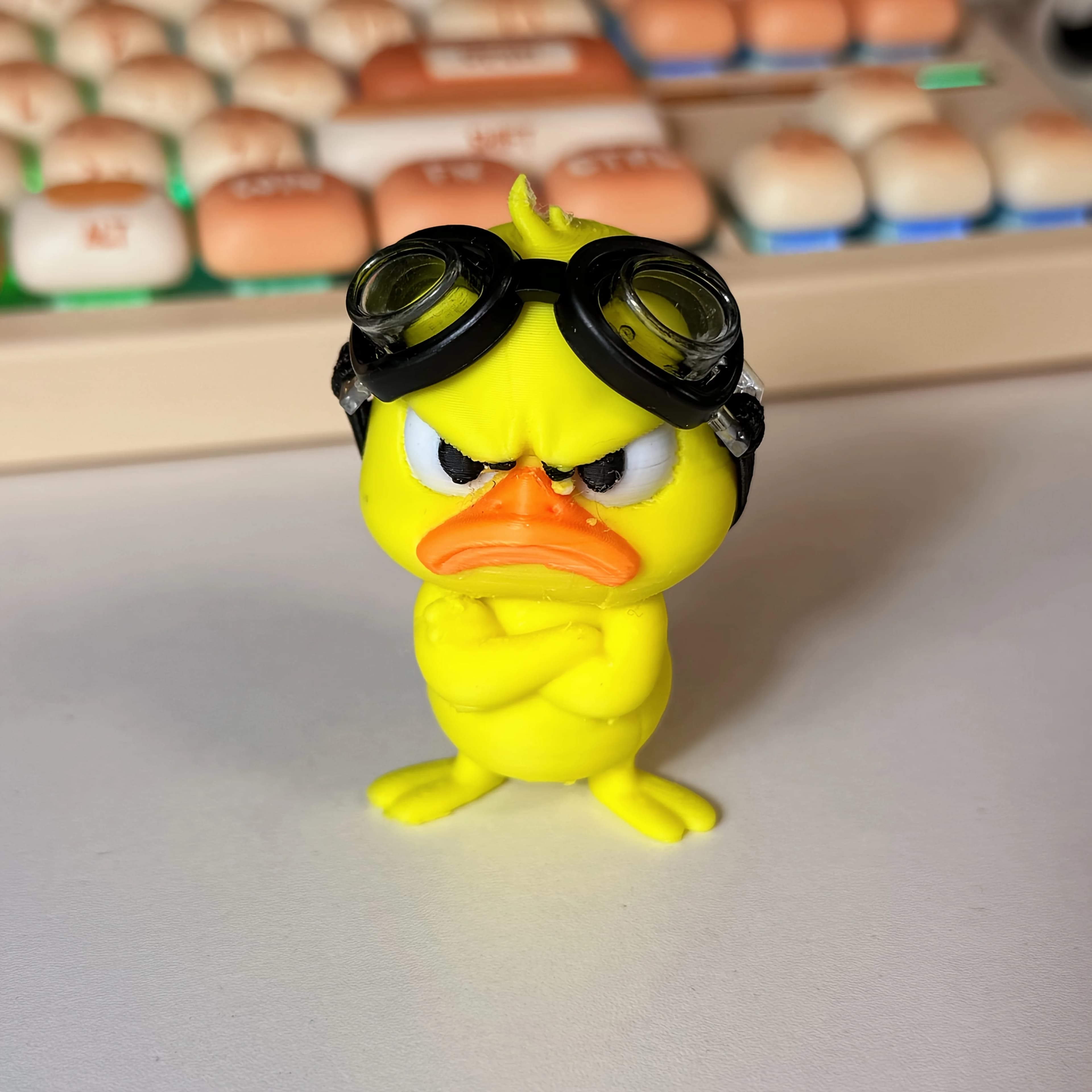 Ornement de canard en colère mignon avec lunettes de protection, décoration pour bureau, étagère, in