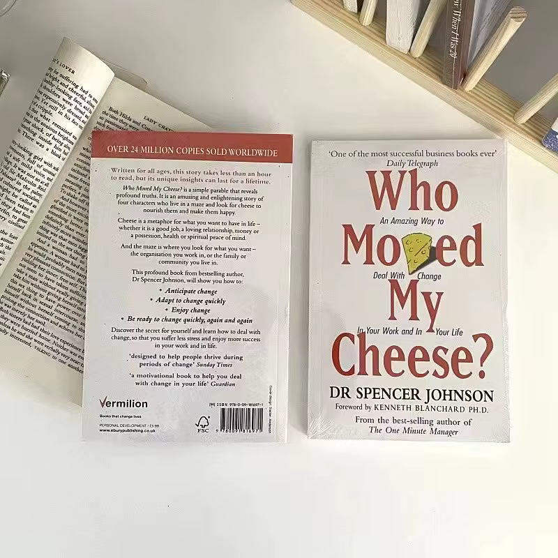 Qui déplacé mon fromage Version anglaise du roman anglais pour les enfants éducatifs livre de lectur