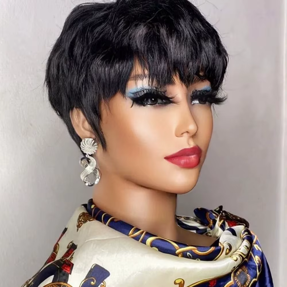 Perruque Pixie Cut Brésilienne Naturelle avec Frange, Cheveux Courts Bruns Colorés, Faite à la Machi