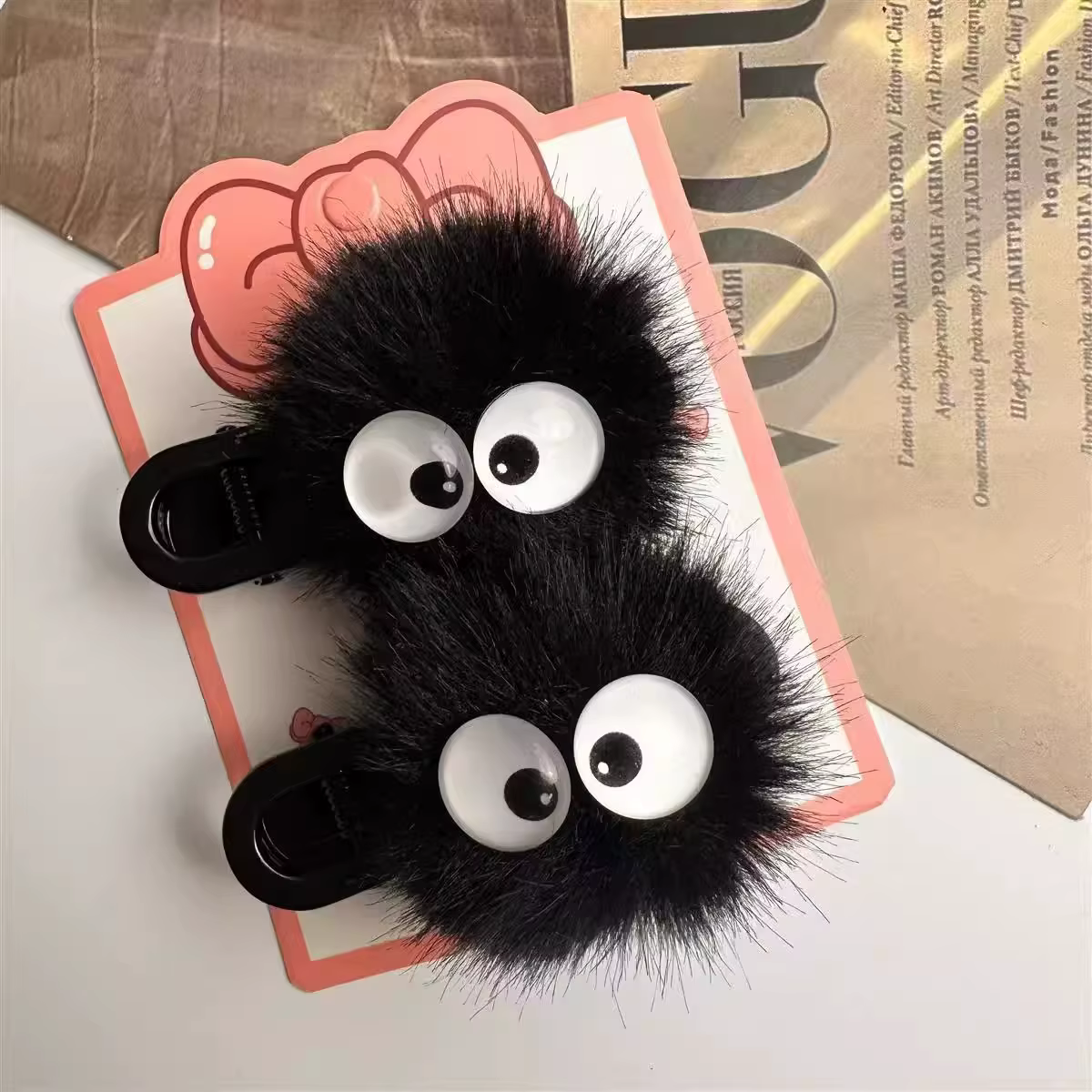Jolie pince à cheveux noire floue pour femmes – Design de grands yeux, accessoires de cheveux adorab