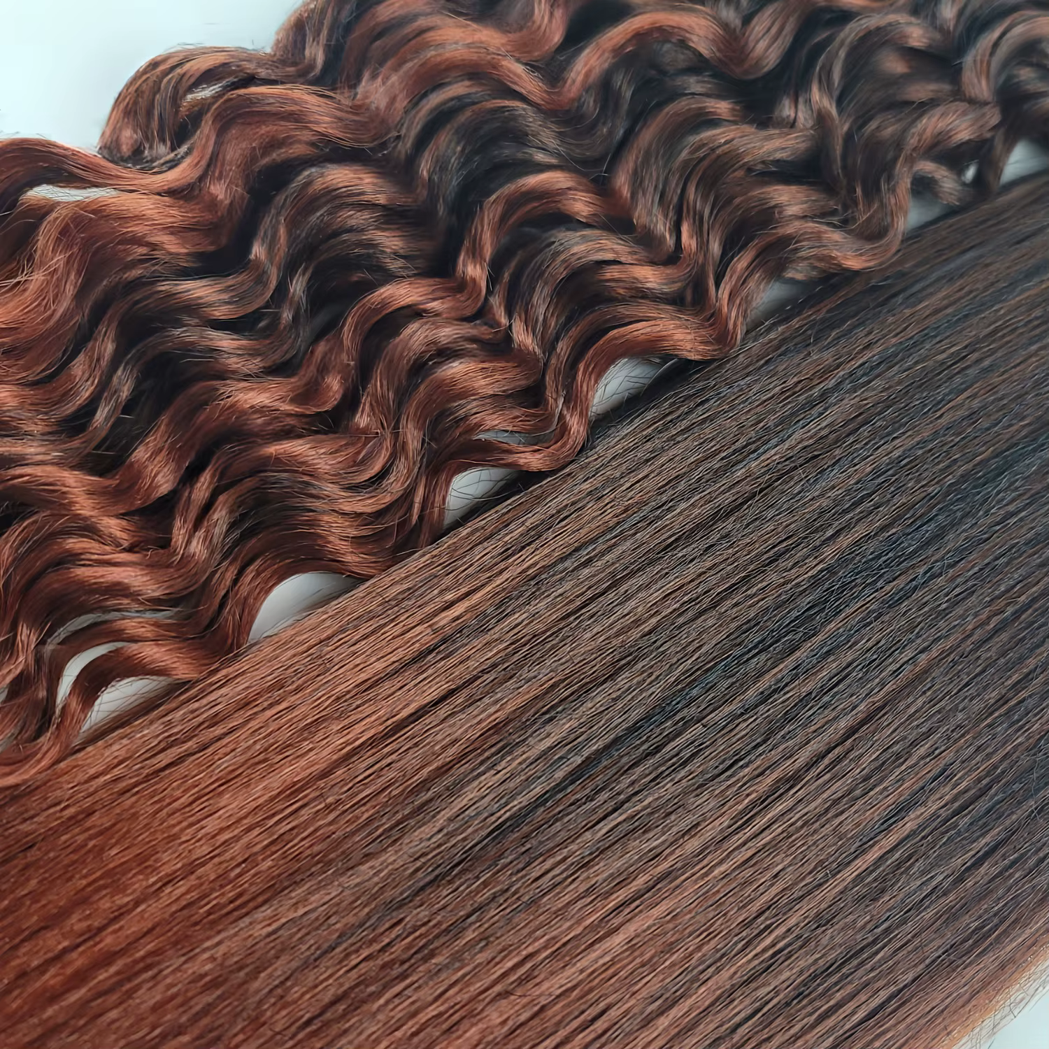 6 tresses Boho 24" | Marron ombré | Synthétique pré-étiré | Longues ondulées, brillantes | V