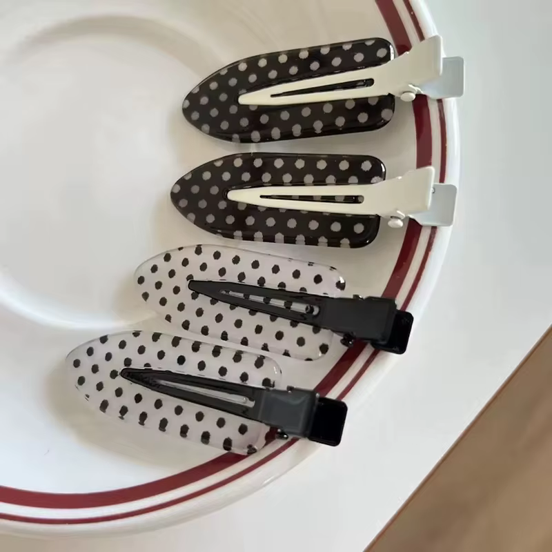 Barrettes à cheveux en acrylique à pois noirs et blancs, minimalistes, maintien sûr, adaptées à un u
