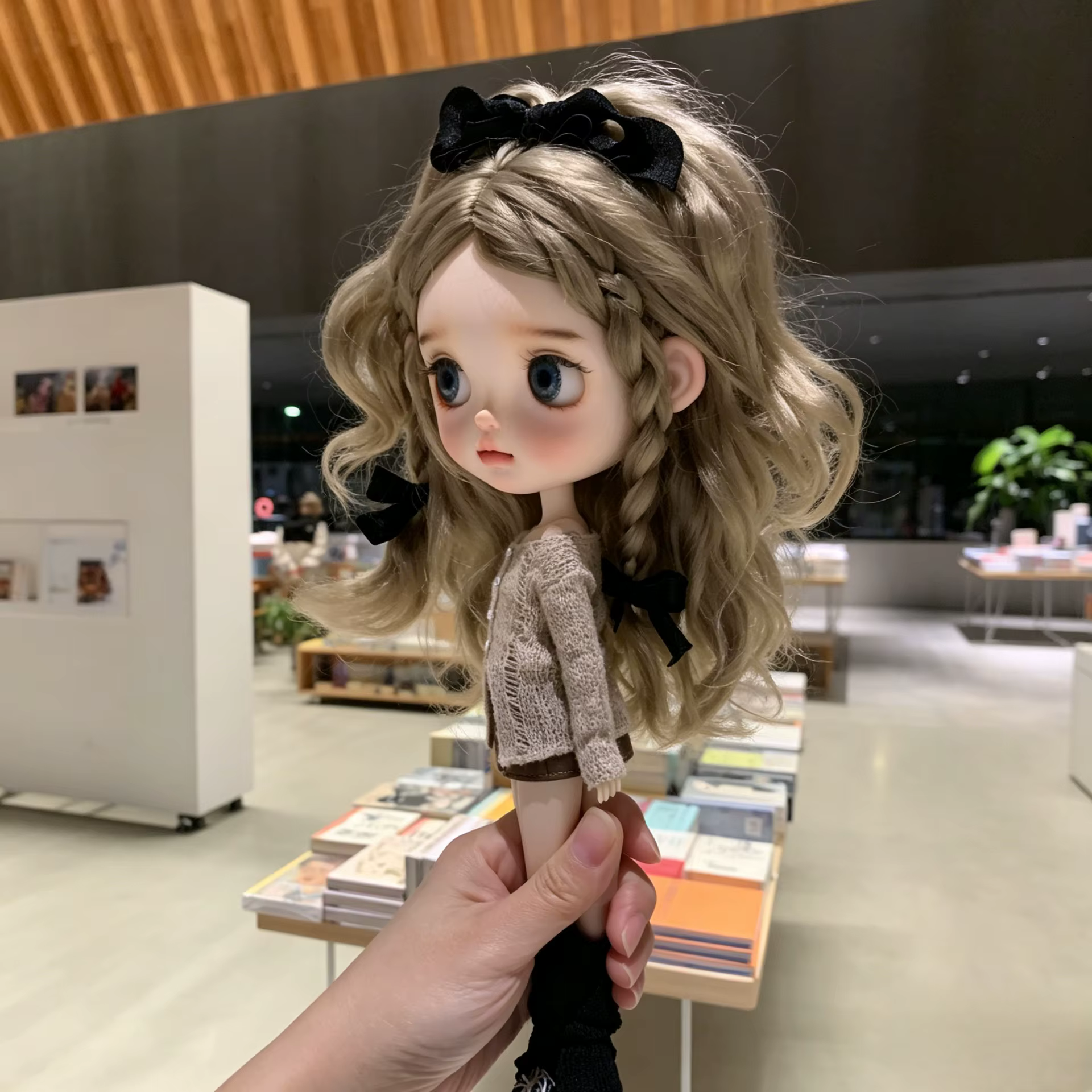 Perruque longue et droite brune à raie centrale pour poupée Blythe, circonférence de tête 24,5-26,5 