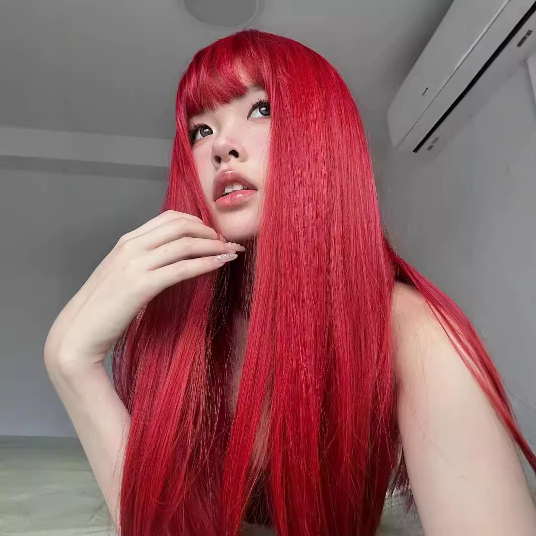 Perruque synthétique rouge longue et lisse pour costume d'Halloween, perruque de cosplay pour usage 