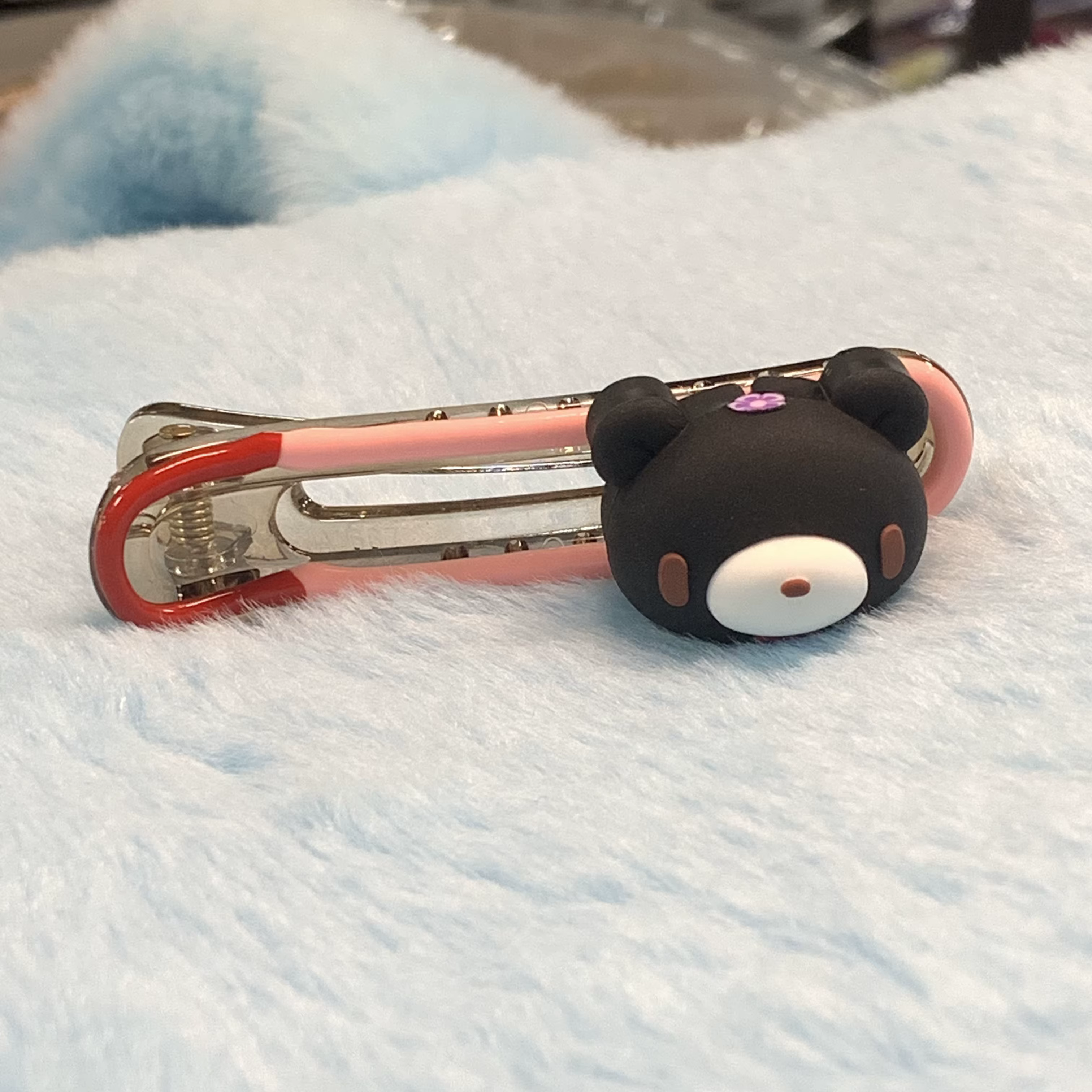 Adorables pinces à cheveux avec des jolis toppers d'ours en blanc, rose, noir. Accessoires doux pour