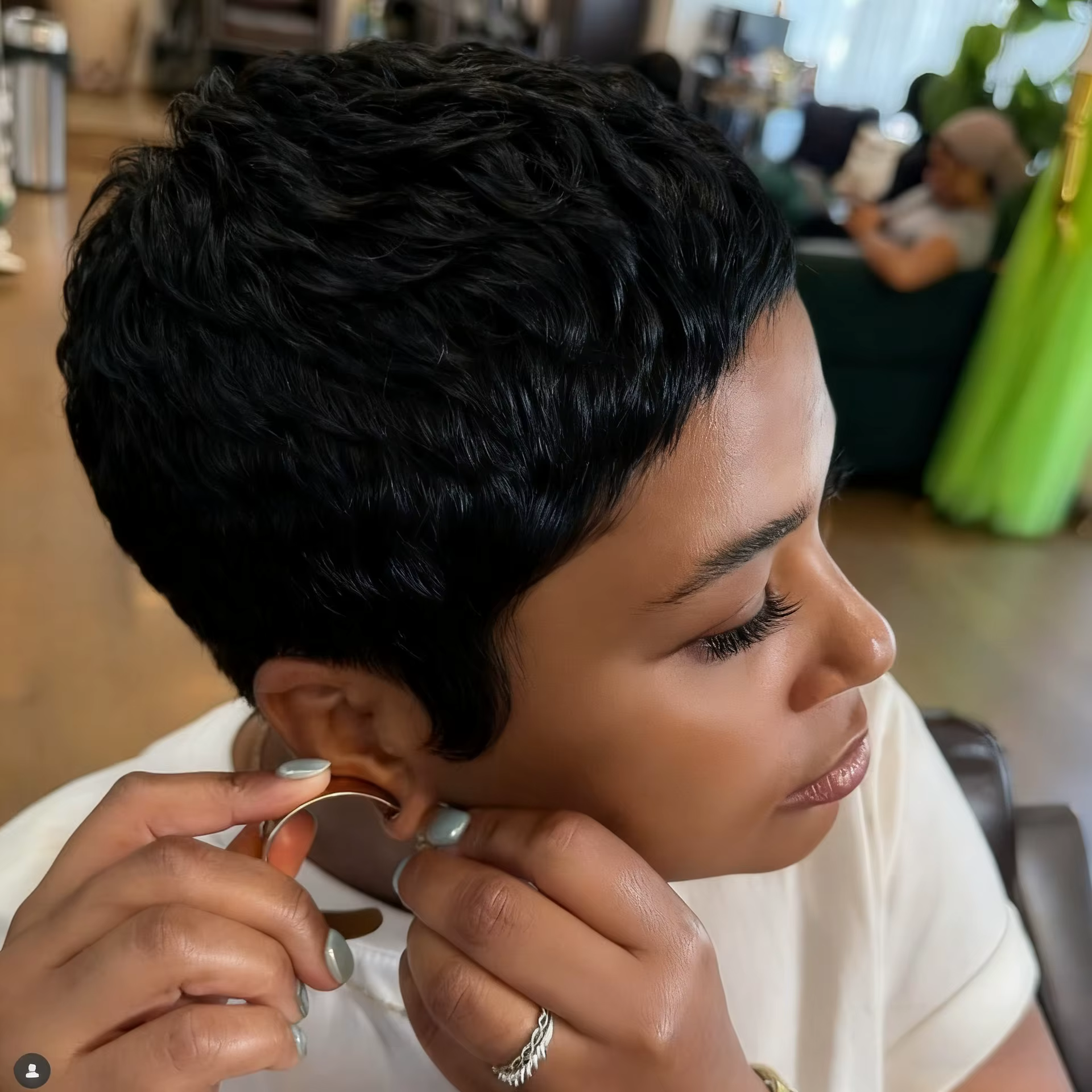 Perruque de cheveux humains entièrement fabriquée à la machine de 6 pouces 27 # 99J # 30 #   Style s