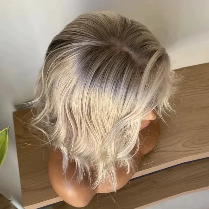 Perruque synthétique Lace Front Ombré Blond Glacé, courte, à ondulations lâches, pré-épilée, avec ra