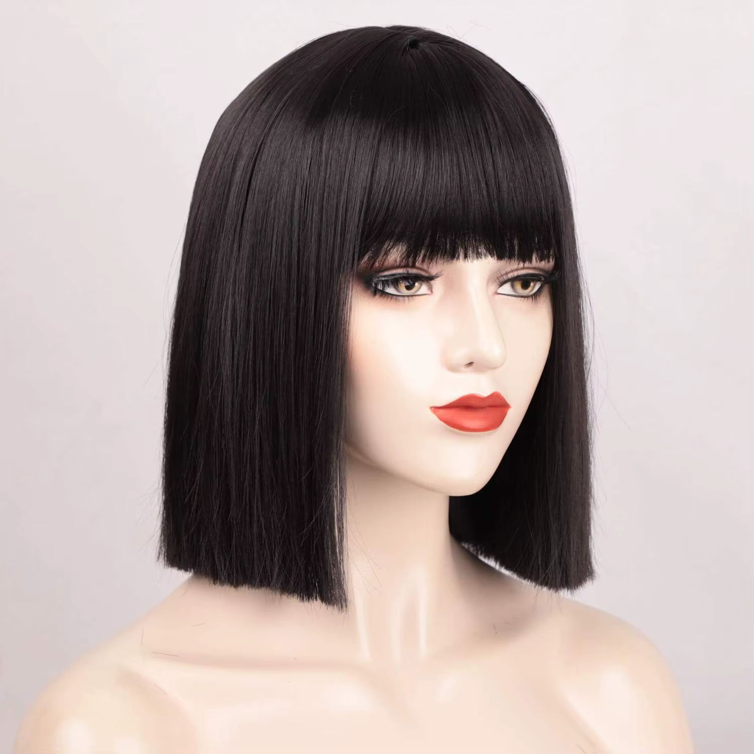 Perruque Bob noire avec frange, perruque courte noire adaptée aux perruques pour femmes, perruque sy