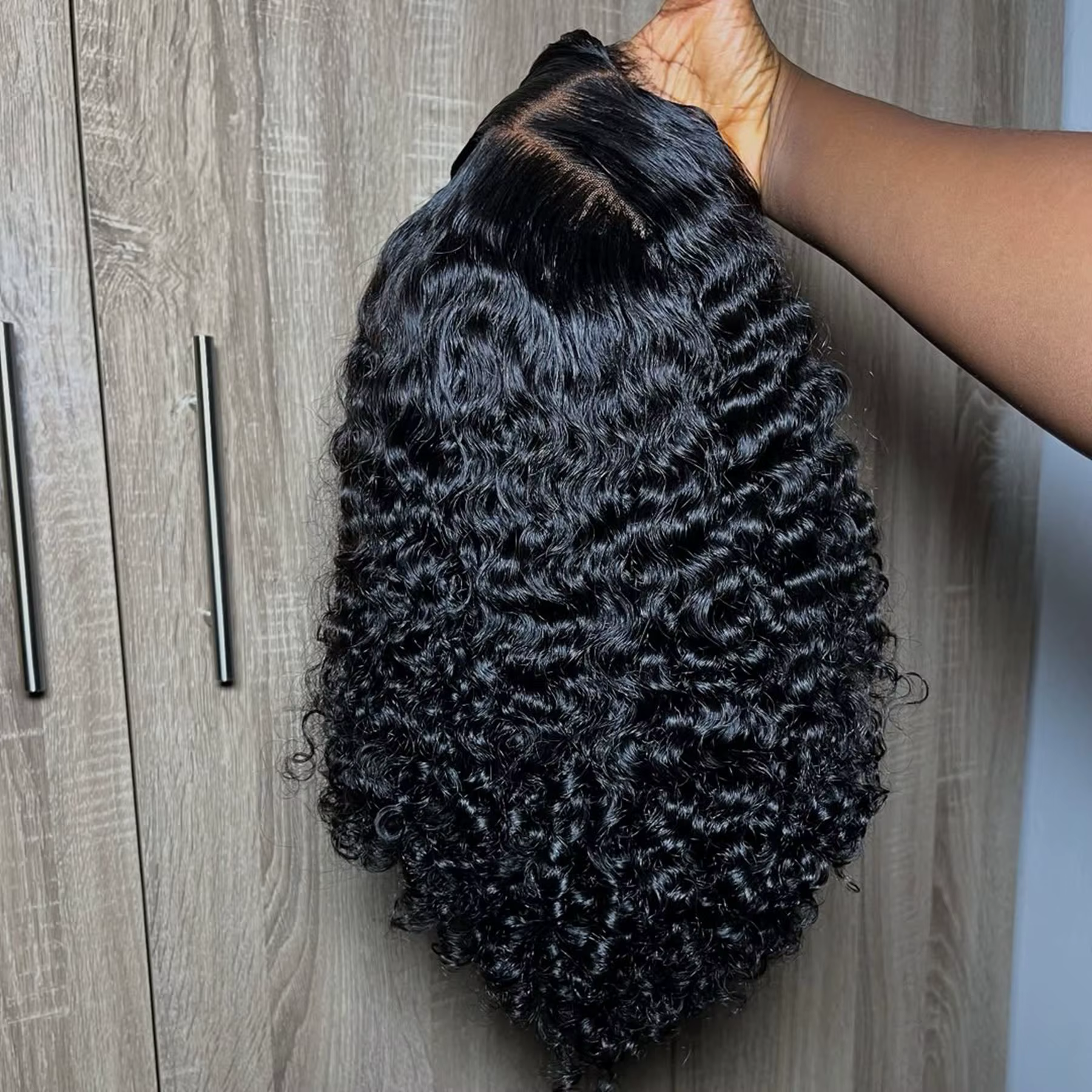 Perruque Lace Front Wig synthétique bouclée Jerry courte, coupe émoussée, 13x4x1, pre-plucked, avec 
