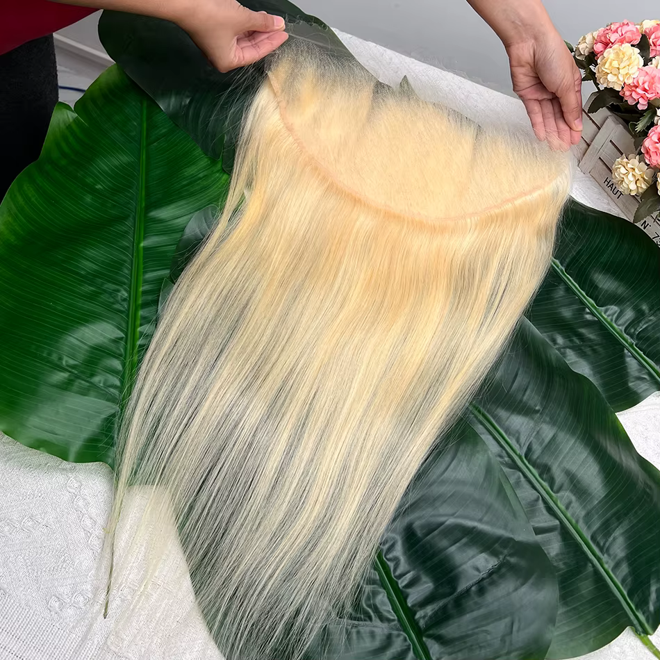Frontale en dentelle invisible HD 13x6 # 613 cheveux humains droits colorés blonds pré-épilés nœuds 