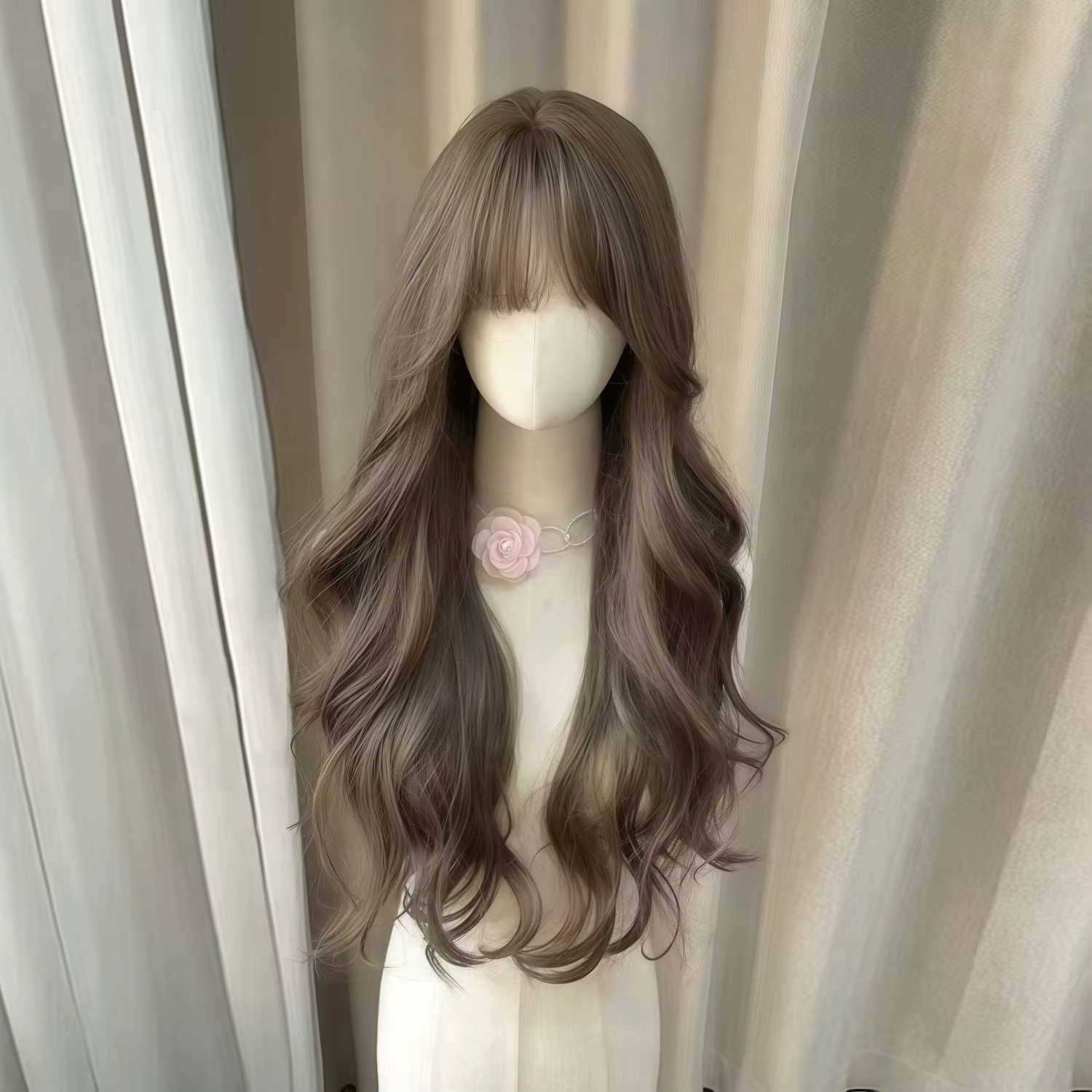 Perruque synthétique résistante à la chaleur, cheveux bouclés noir-brun avec frange, adaptée à un us