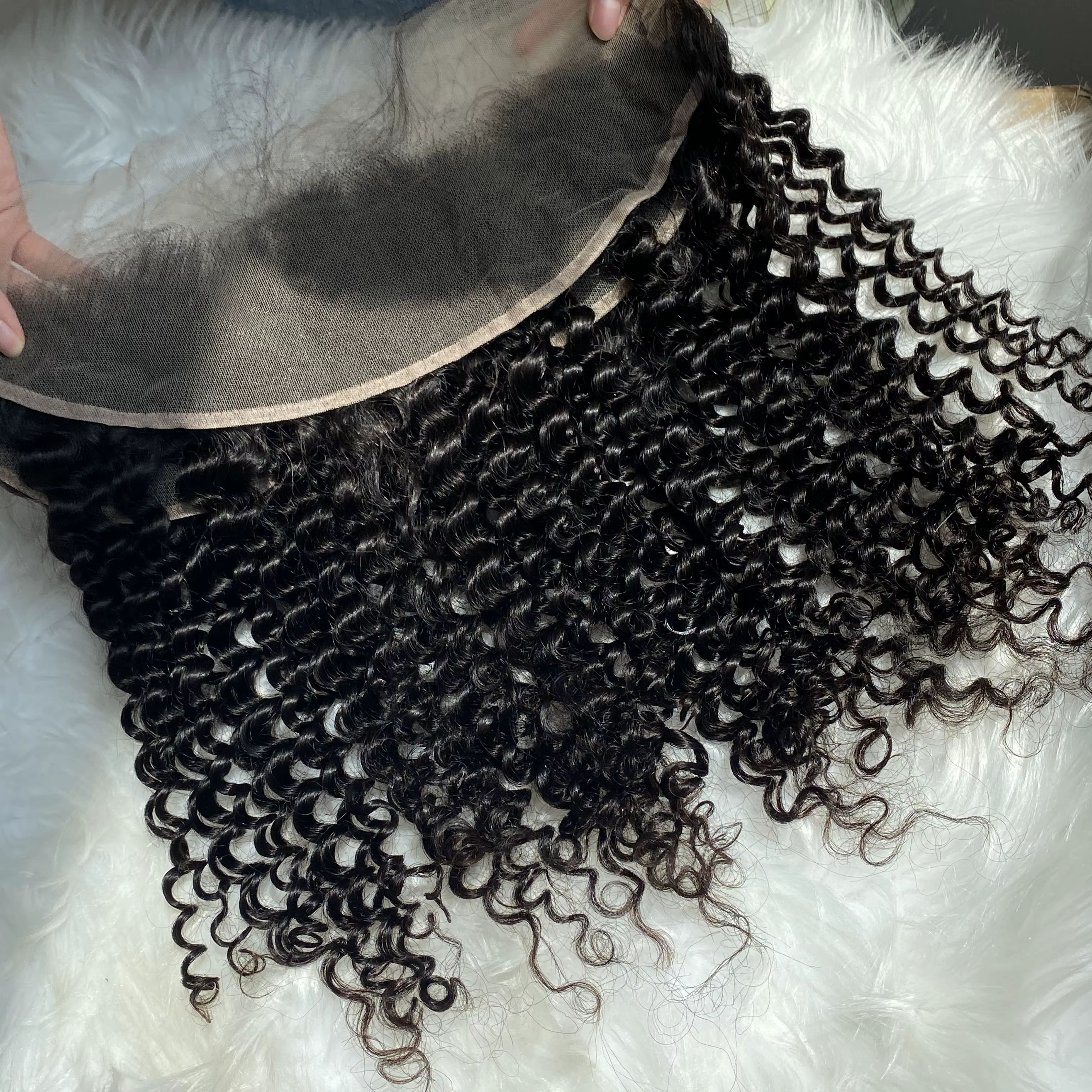 Cheveux Humains Naturels Ondulés Profonds 13x4 Dentelle Transparente Frontale Prix de Gros pour la F
