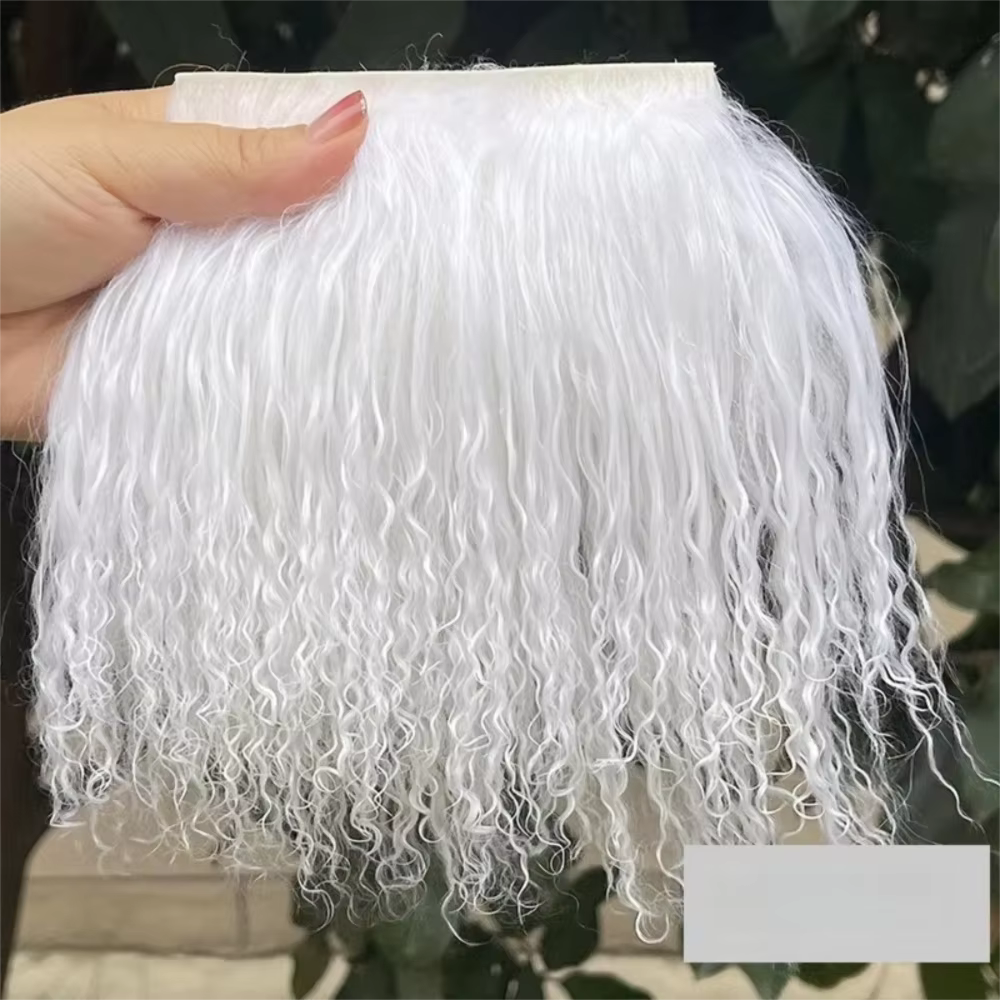 Mongolie fourrure peau de mouton laine Extensions rangée de cheveux bouclés Texture Extensions de cheveux bouclés Durable agneau fourrure peau poupée jouet accessoires