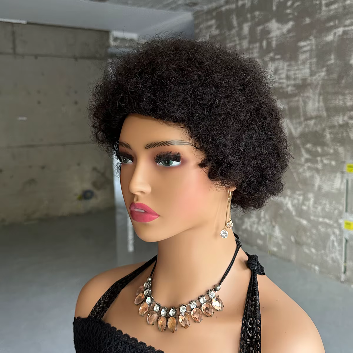 Pas cher court Afro crépus bouclés perruques pour les femmes cheveux humains