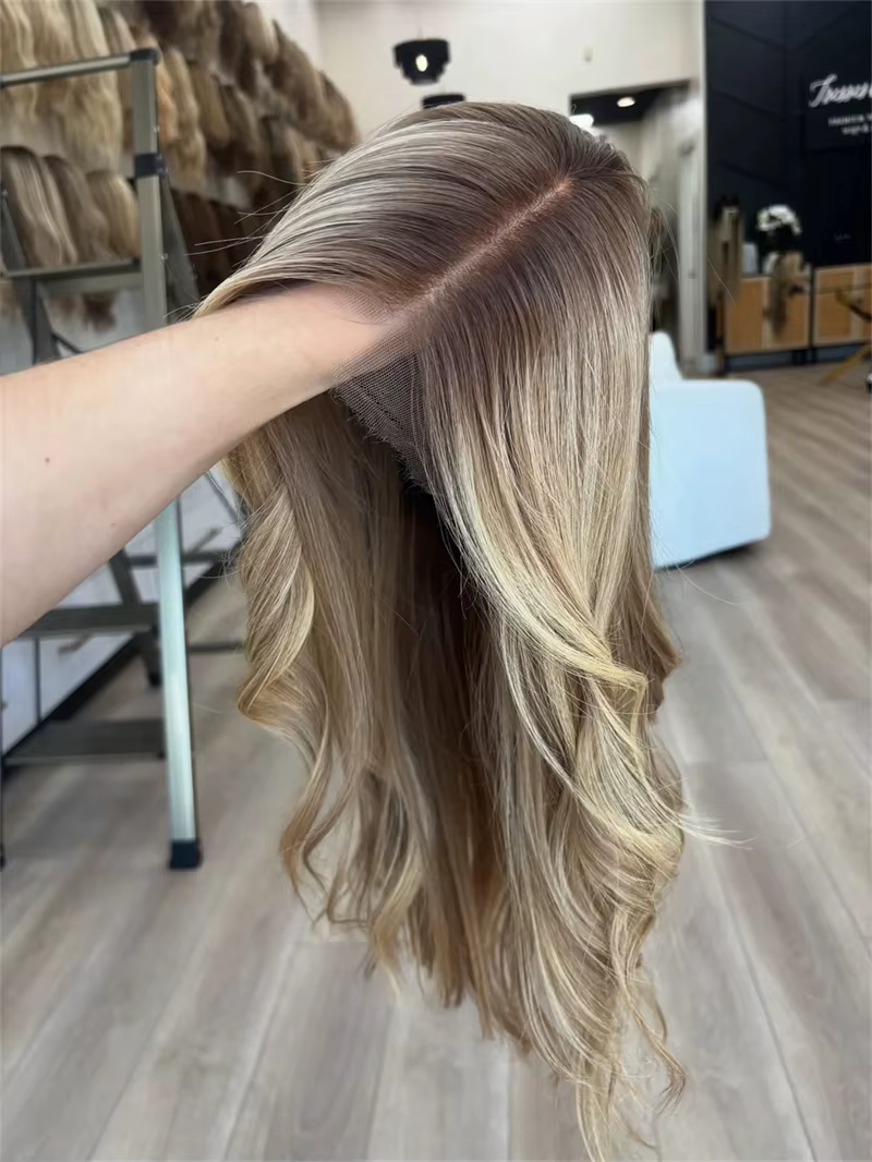 Perruques Lace Front Futura Ash Blonde Ombre pour femmes