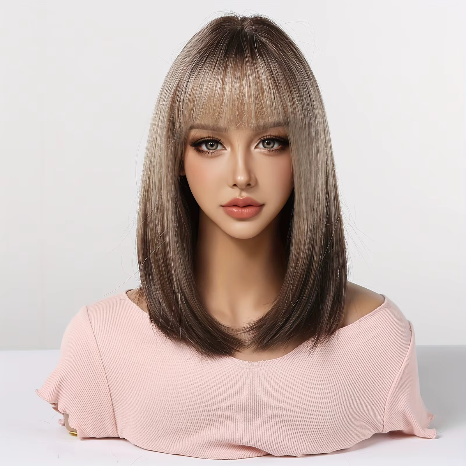 Perruque cheveux raides élégante