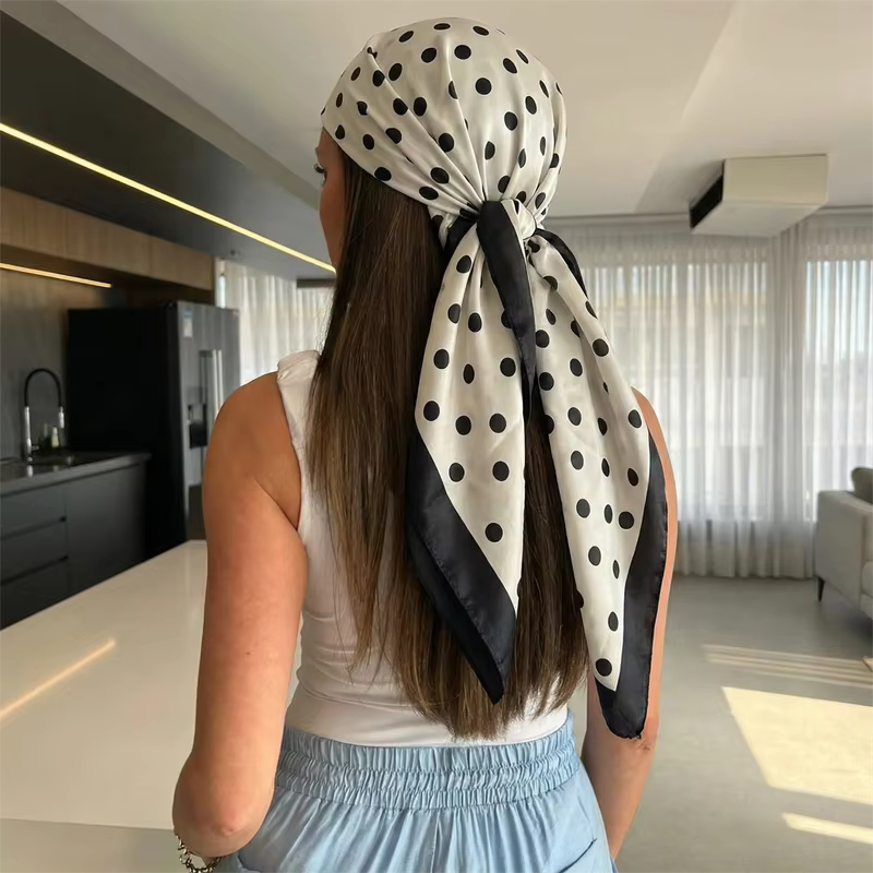 2026 Foulard carré à pois pour femme