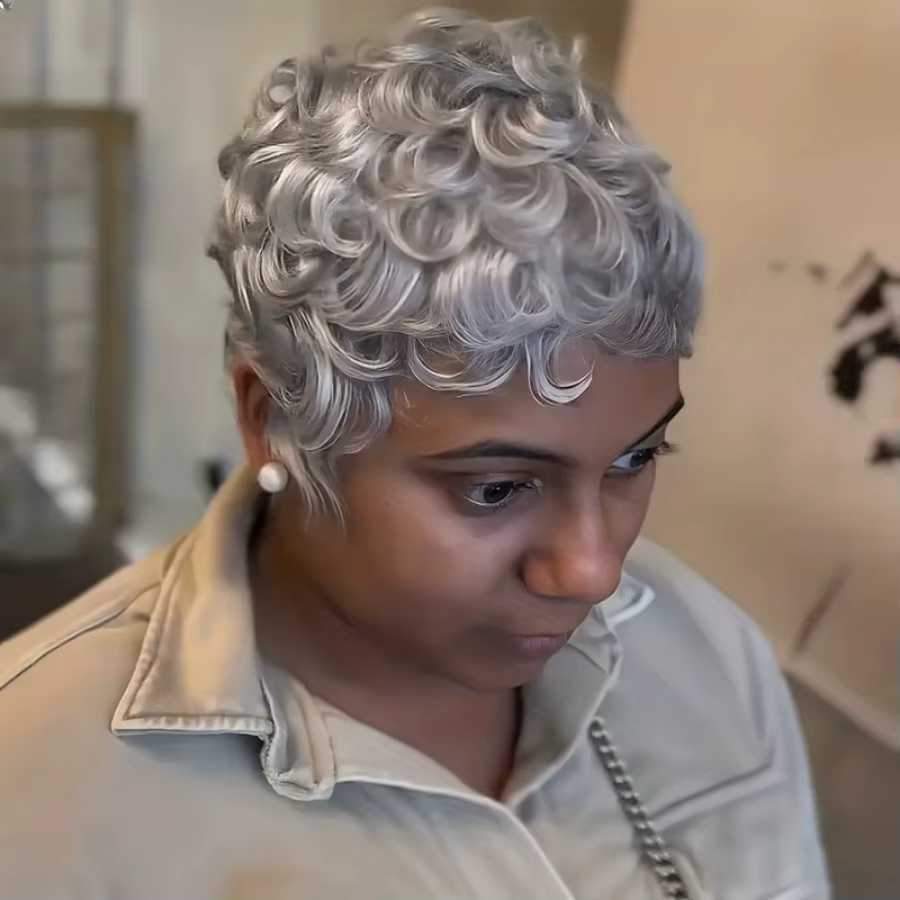 Perruque de cheveux humains gris Pixie entièrement fabriquée à la machine