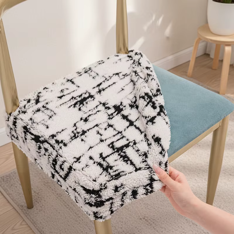Housse de chaise en peluche extensible