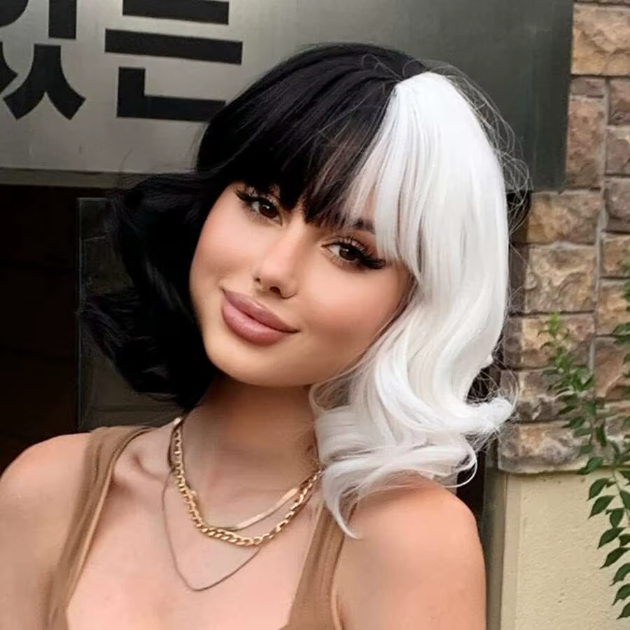 Cruella – cheveux mi-longs ondulés de couleur noir et blanc