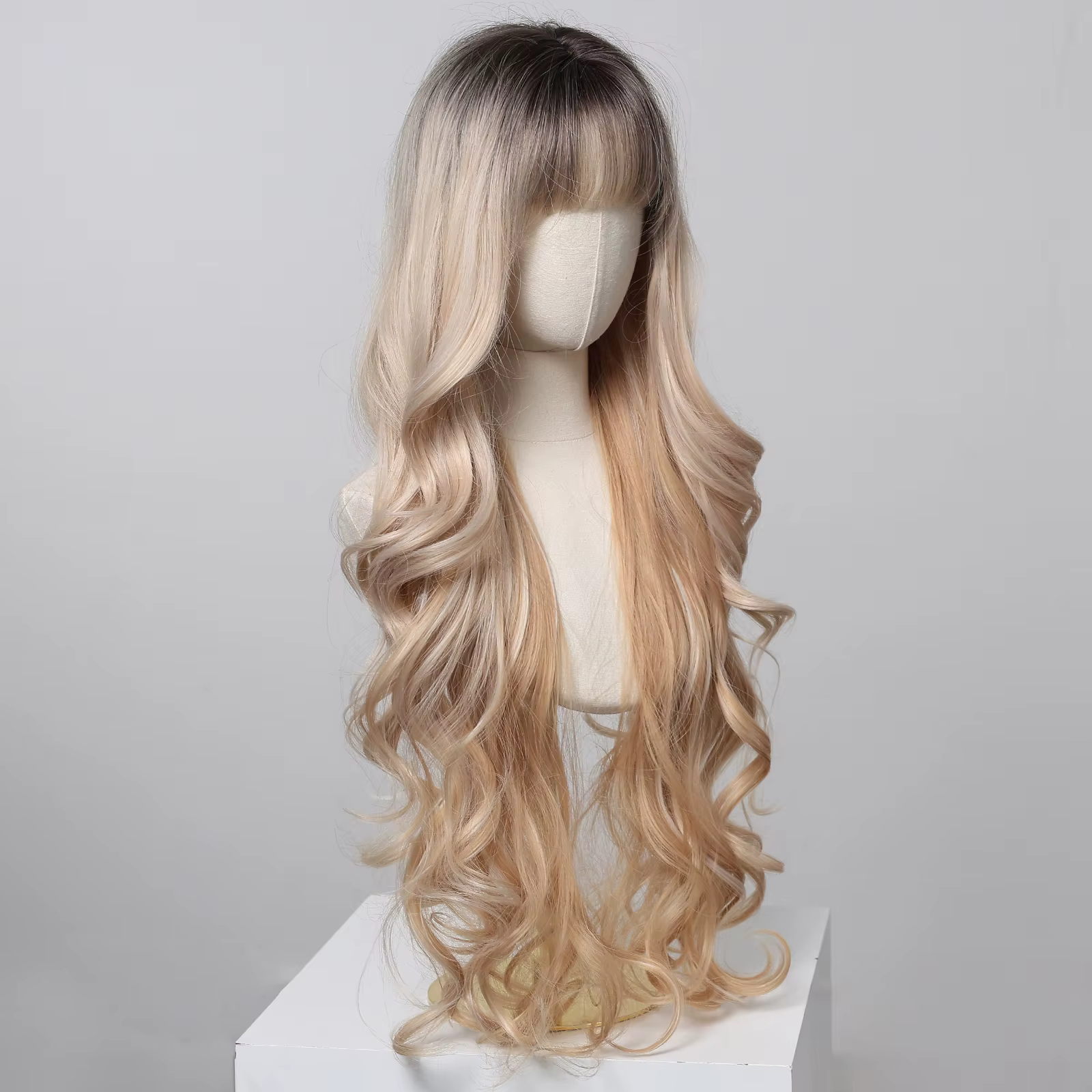 Perruques synthétiques ondulées blondes ombrées avec frange pour femmes