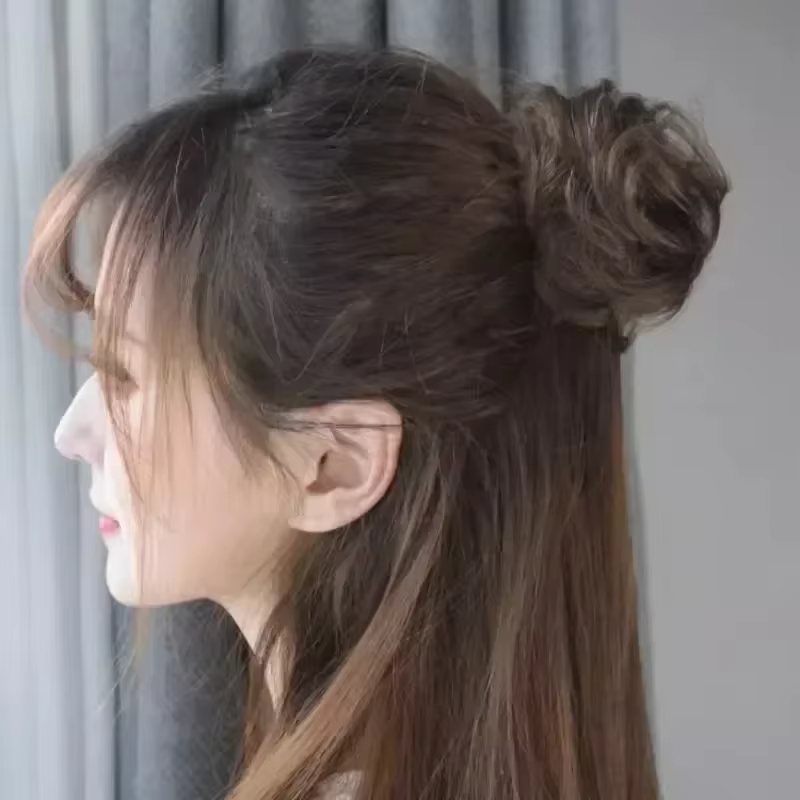 Chignon de cheveux courts bouclés pour femmes et filles