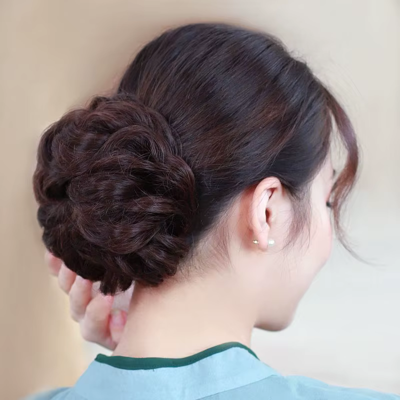 Extensions de chignon désordonné ondulé et bouclé pour femmes