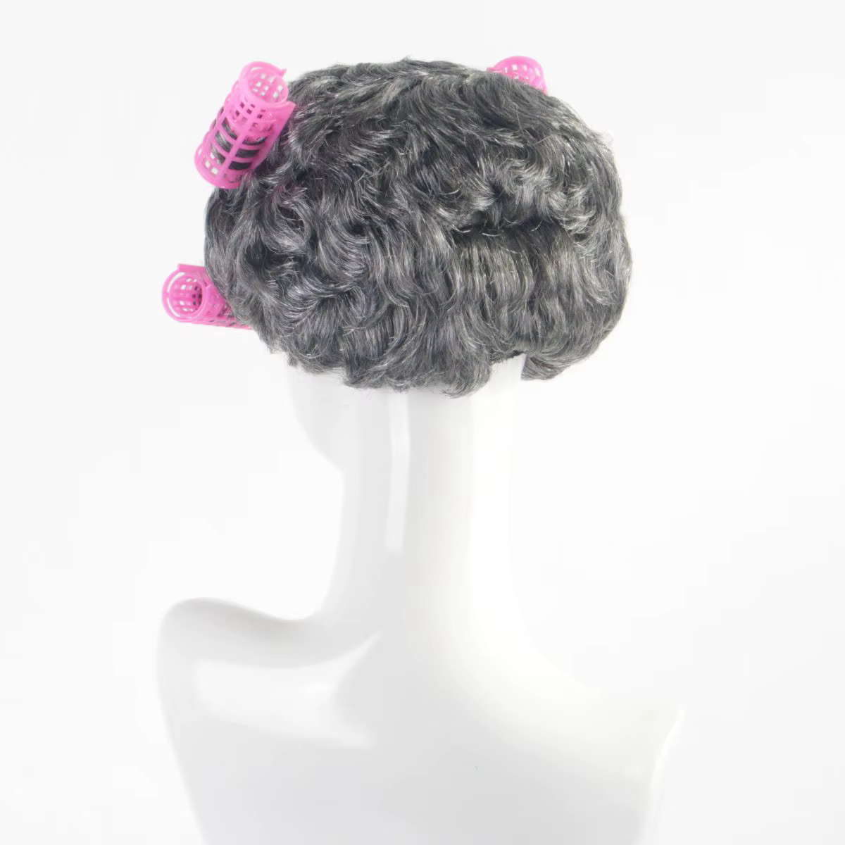 Perruque synthétique courte bouclée grise pour femme