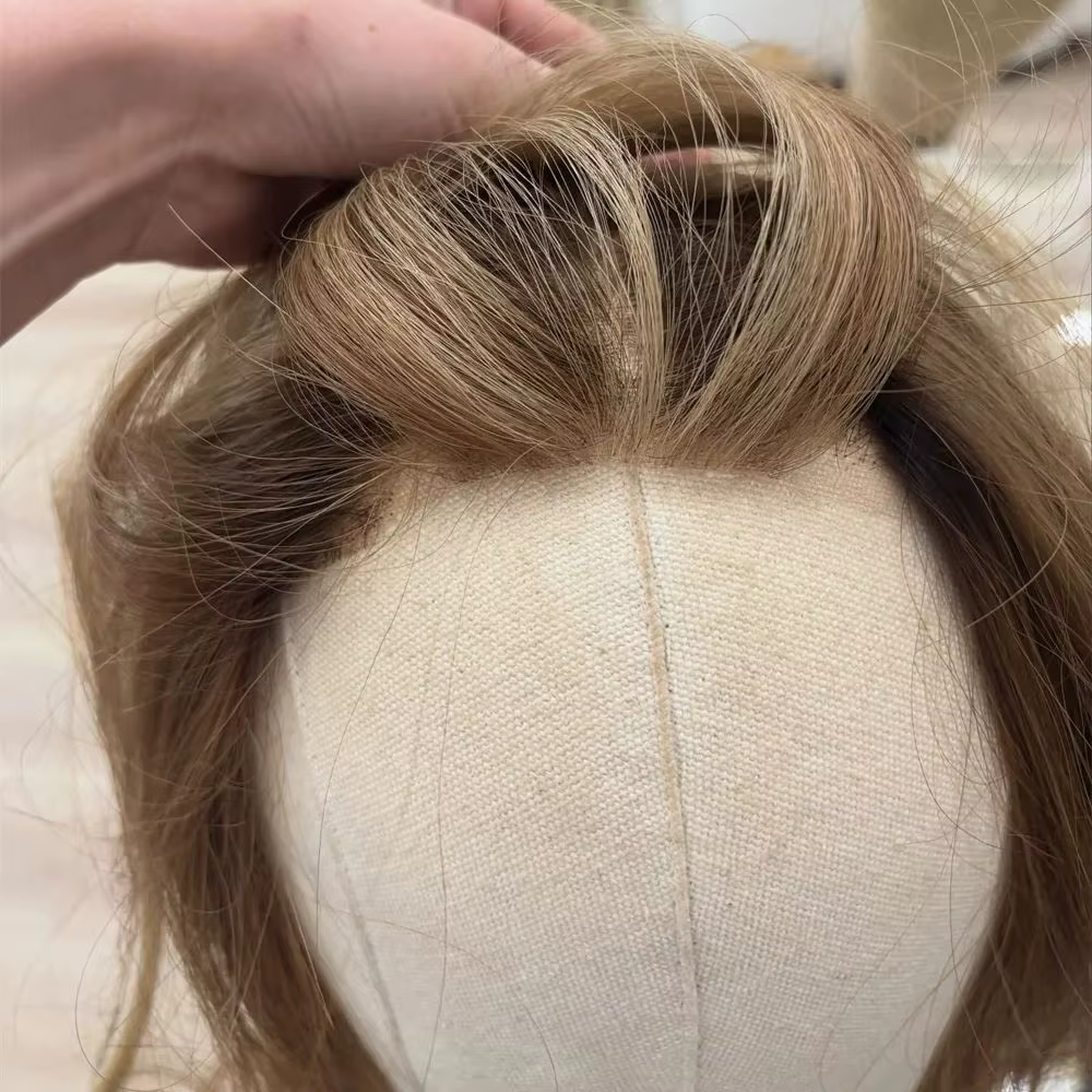 Perruque Courte Blonde avec Mèches Ondulées
