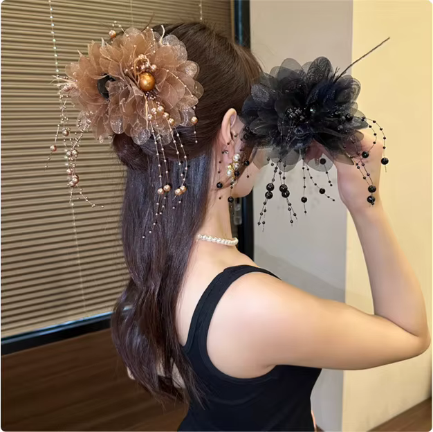 Pince à cheveux élégante à franges de plumes