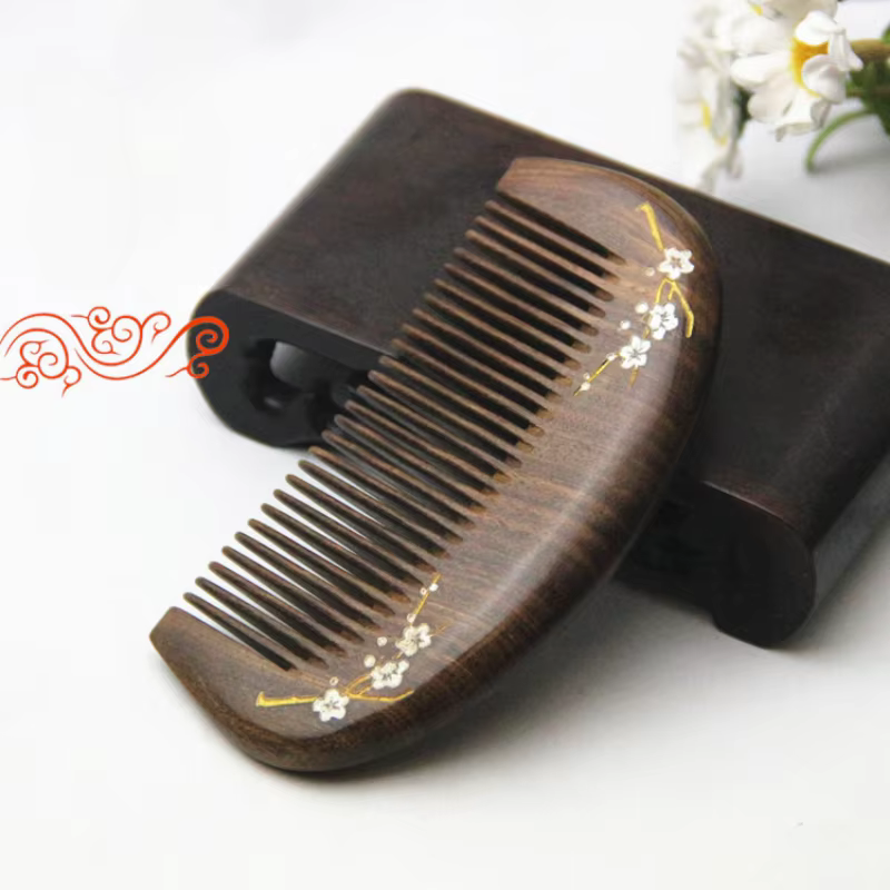 Peigne à cheveux en bois de santal naturel
