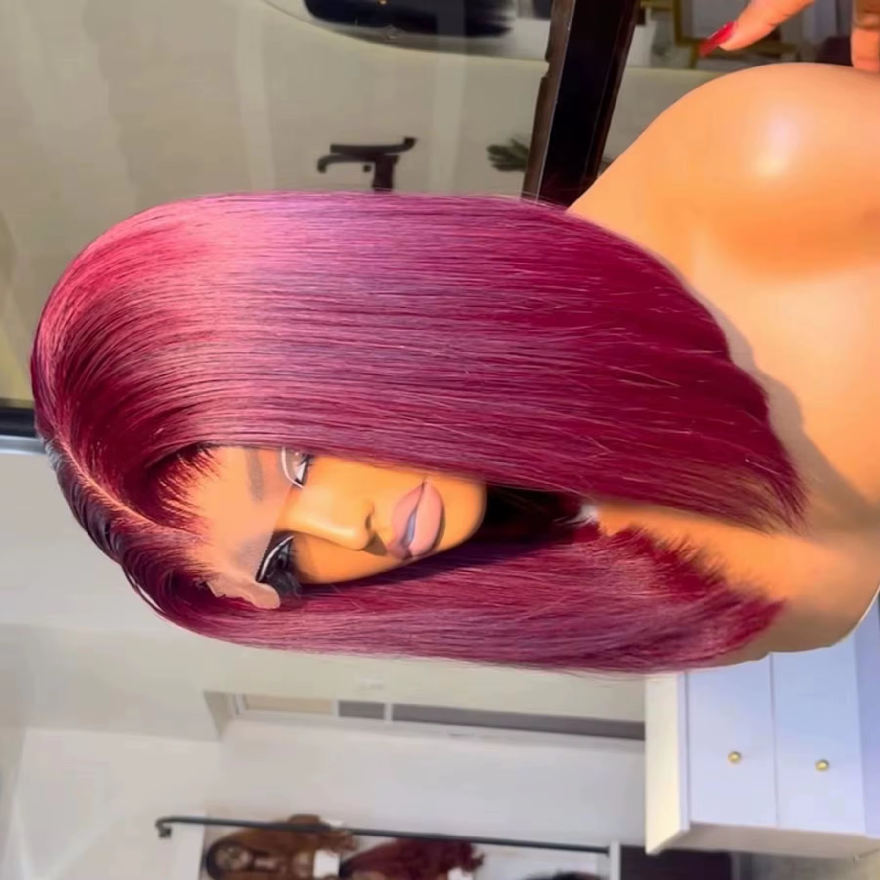 Perruque courte bob coupe droite ultra-lisse couleur rouge bordeaux 99J 13X4X1 avec dentelle frontale complète pour