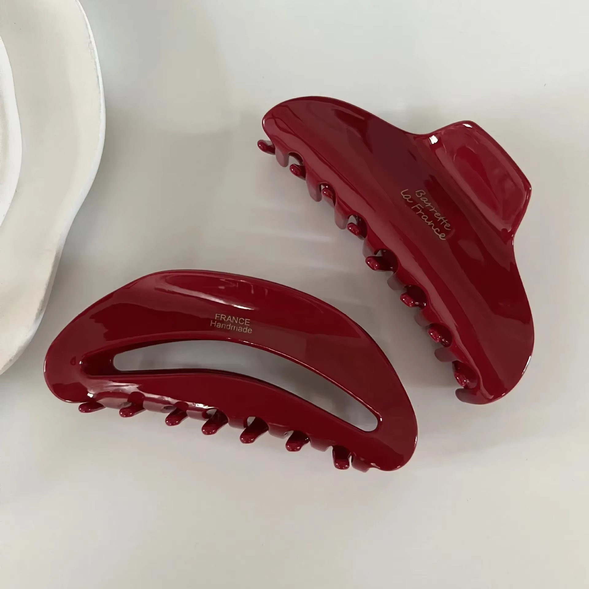 Grande pince à cheveux série rouge pour femmes