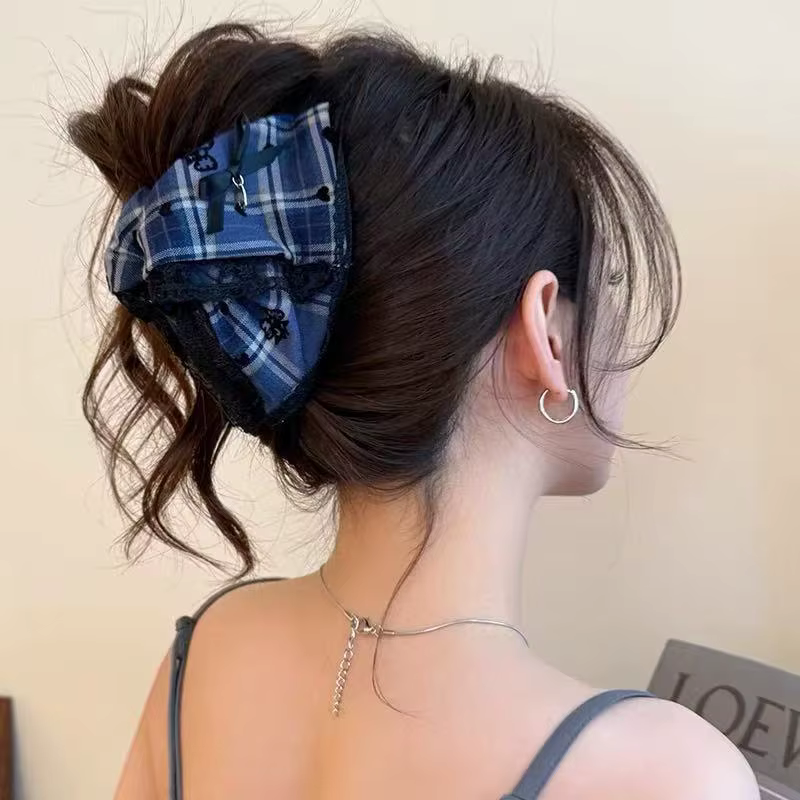 Pince à cheveux avec nœud à carreaux pour femmes