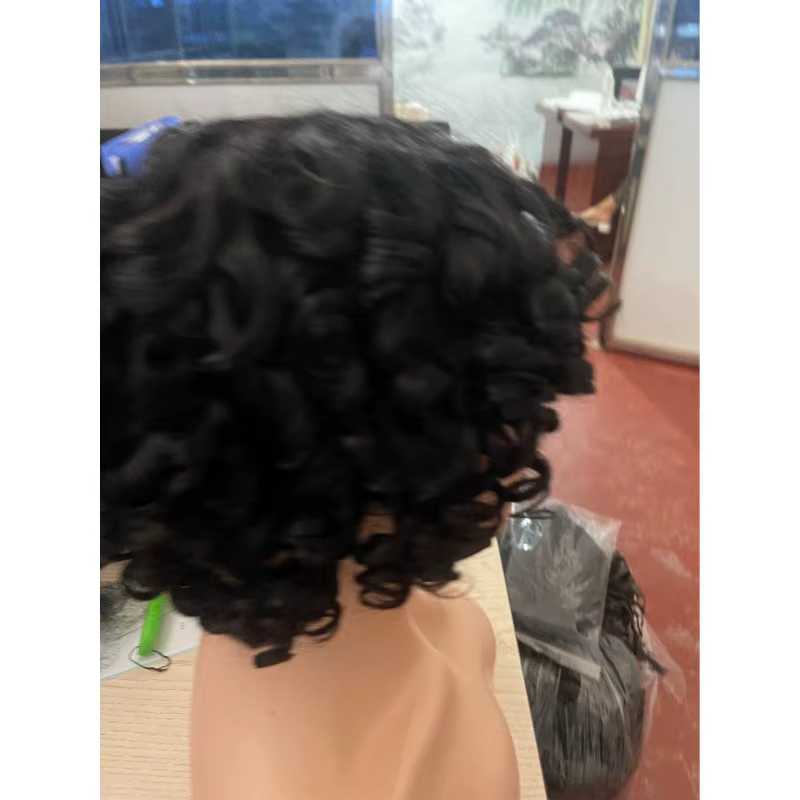 Perruque courte bouclée de cheveux humains