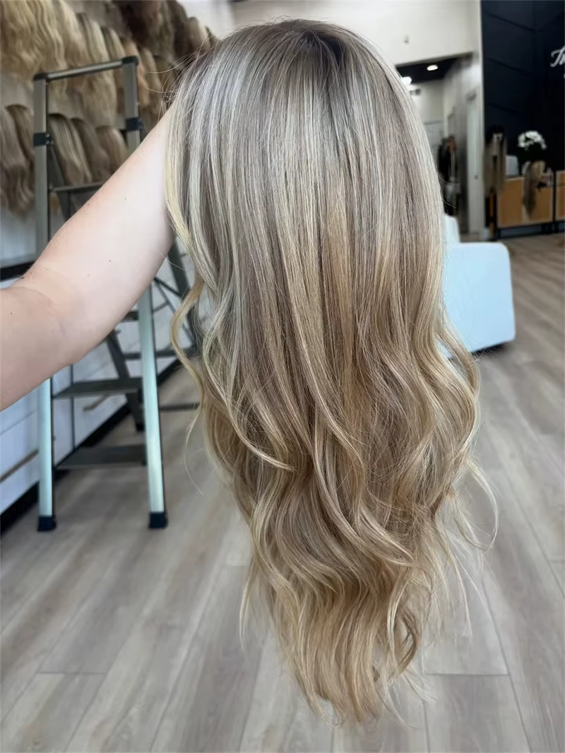 Perruques Lace Front Futura Ash Blonde Ombre pour femmes