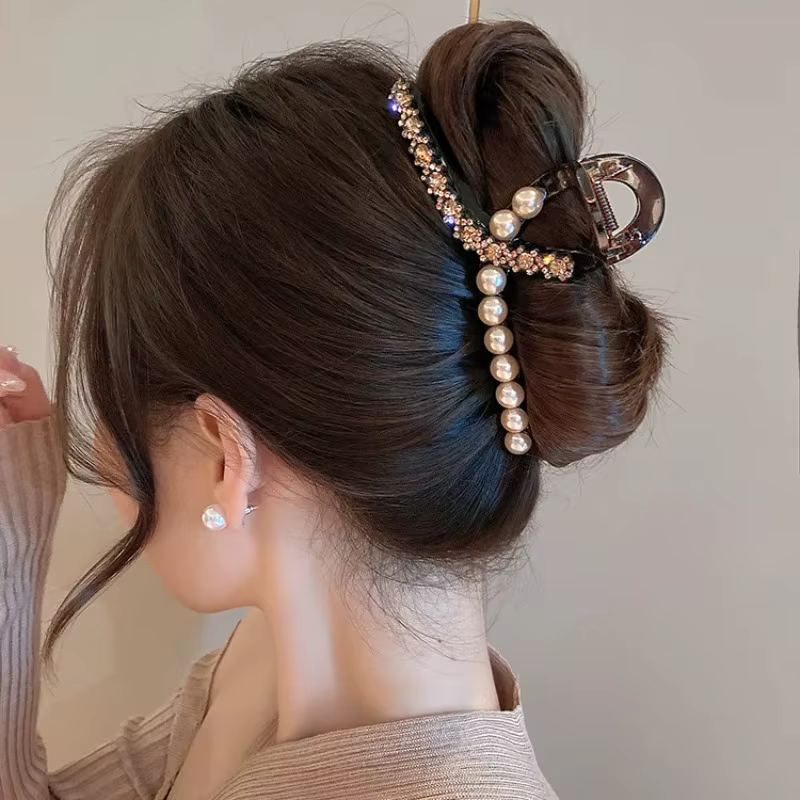 Pinces à cheveux ornées de cristaux de perles champagne