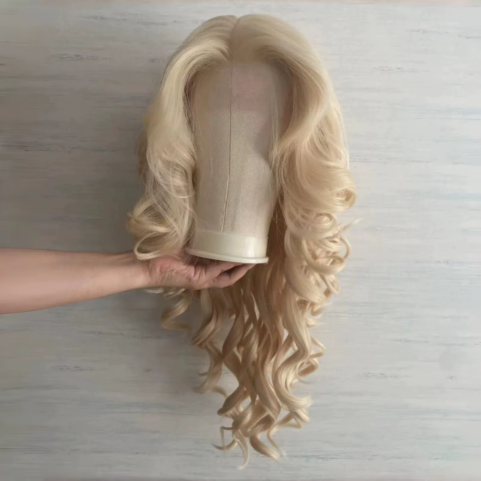 Perruque Lace Front Wig synthétique bouclée et ondulée