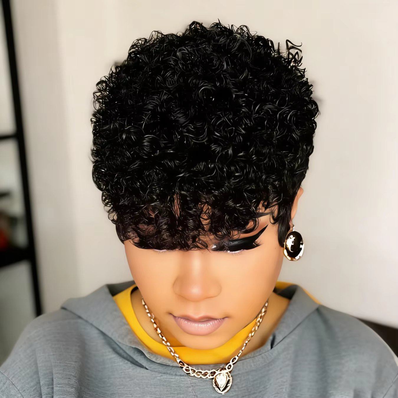 Perruque courte bouclée en cheveux humains pour femmes