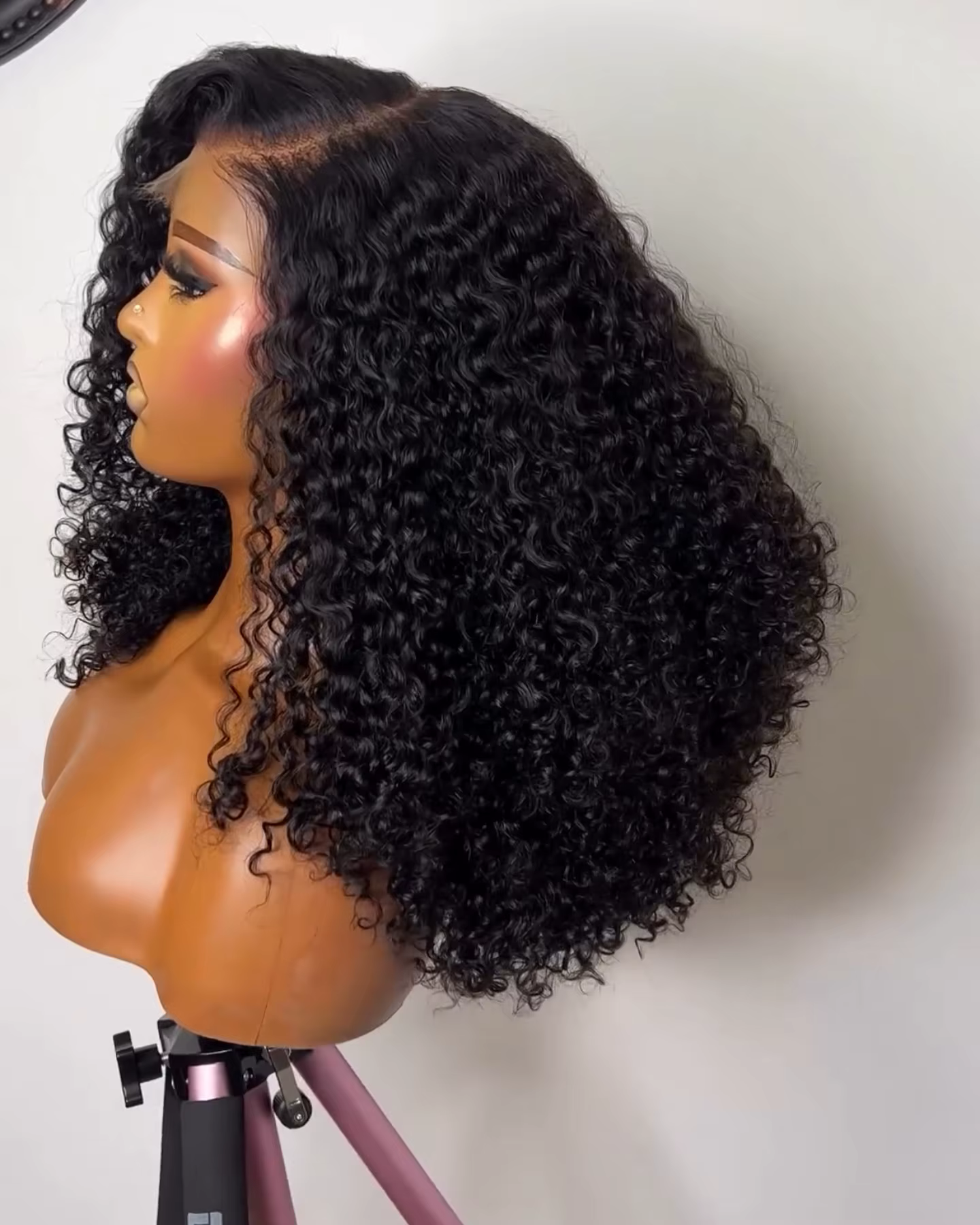 Perruque Bob Lace Front Wig synthétique ondulée courte