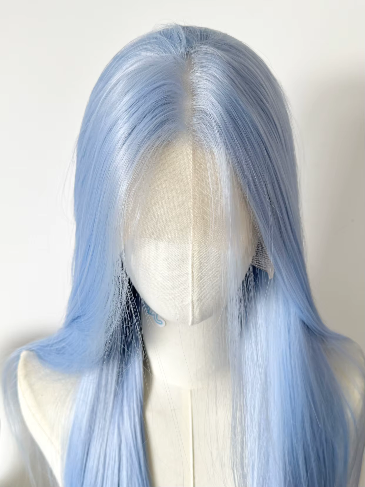 Perruque Lace Front Wig synthétique bleu bébé 26 pouces
