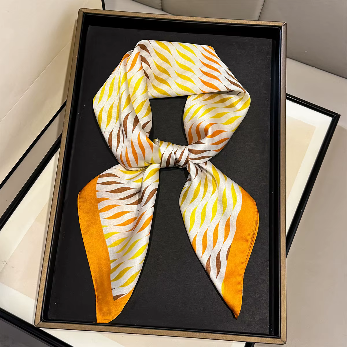 Nouveau Foulard Carré 2026 pour Femme