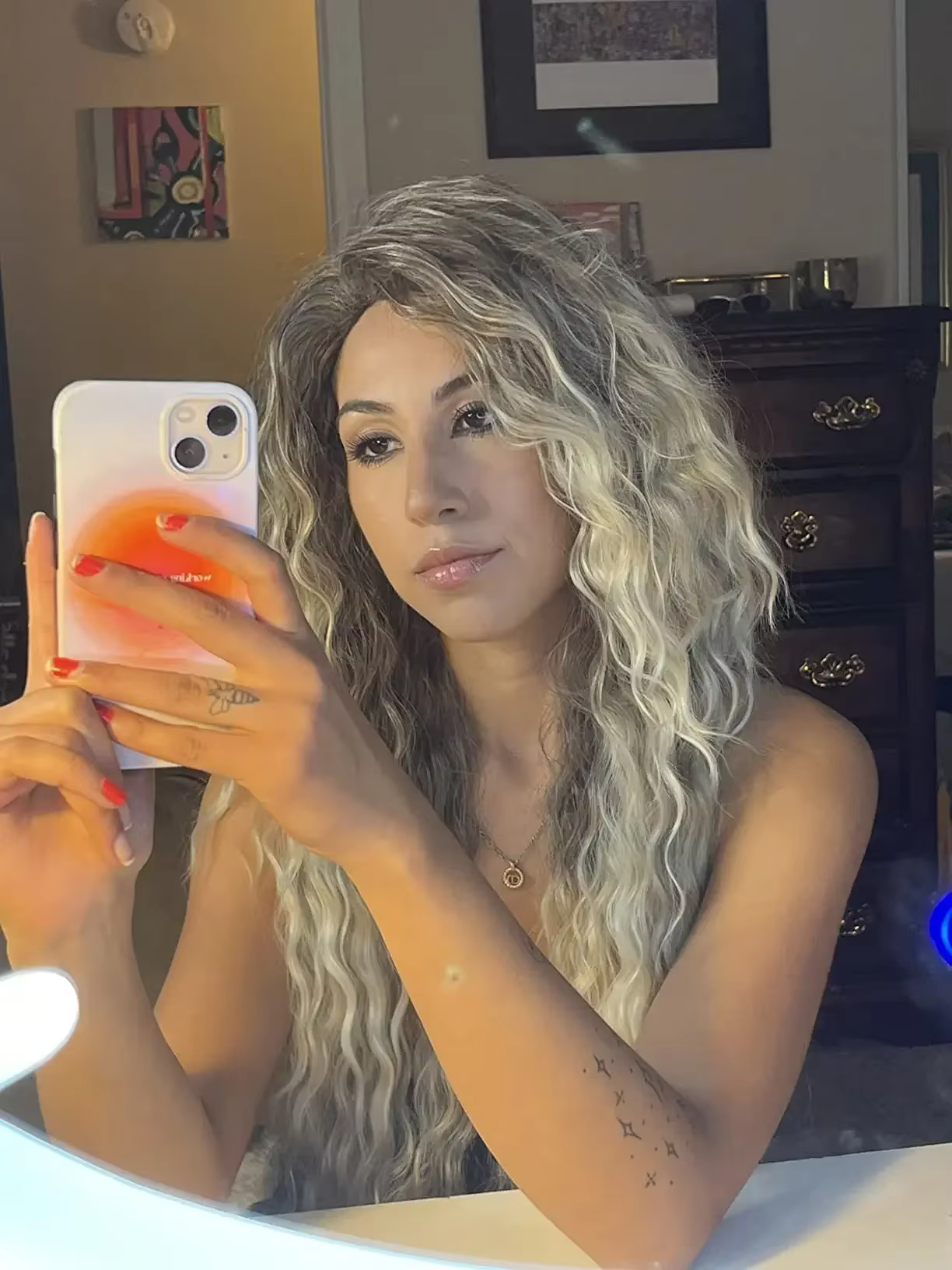 Perruque bouclée synthétique longue ondulée Ombré Blonde pour femmes