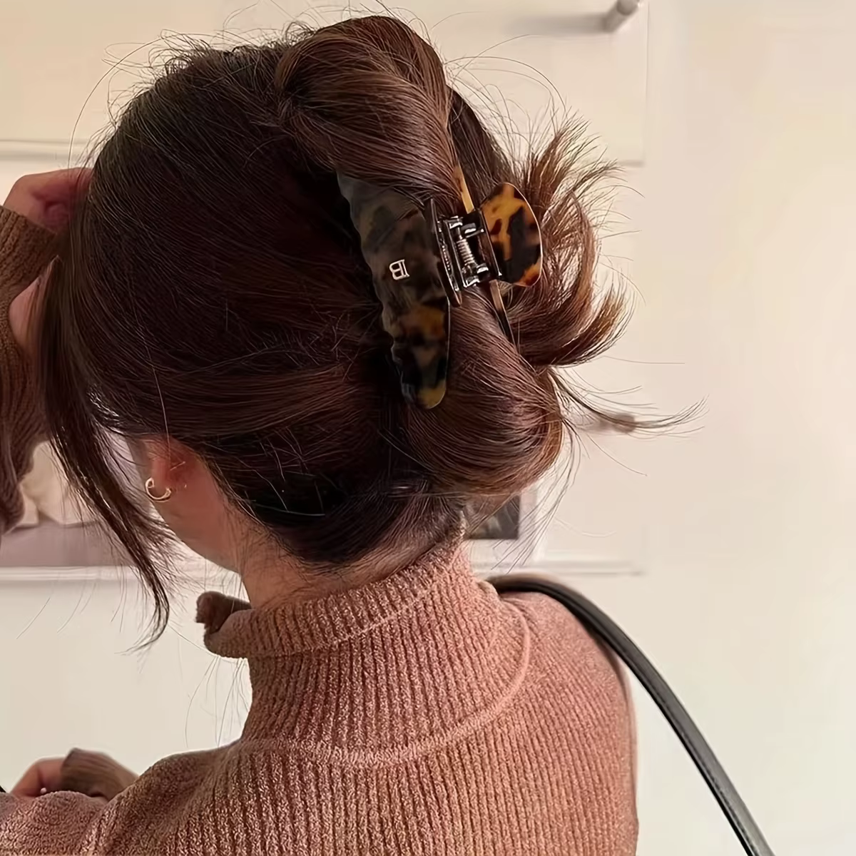 Pince à cheveux en acétate avec lettre B coréenne