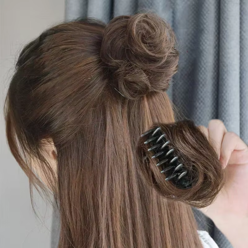 Chignon de cheveux courts bouclés pour femmes et filles