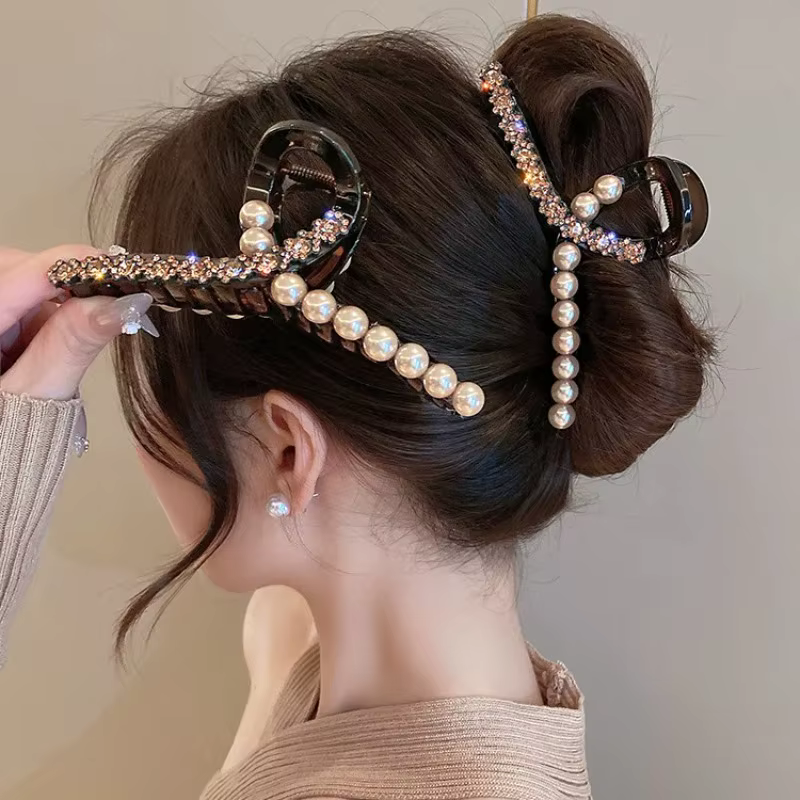 Pinces à cheveux ornées de cristaux de perles champagne