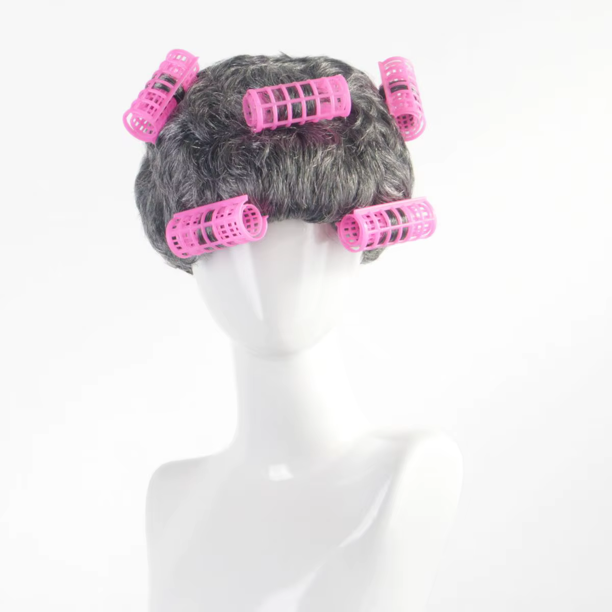 Perruque synthétique courte bouclée grise pour femme