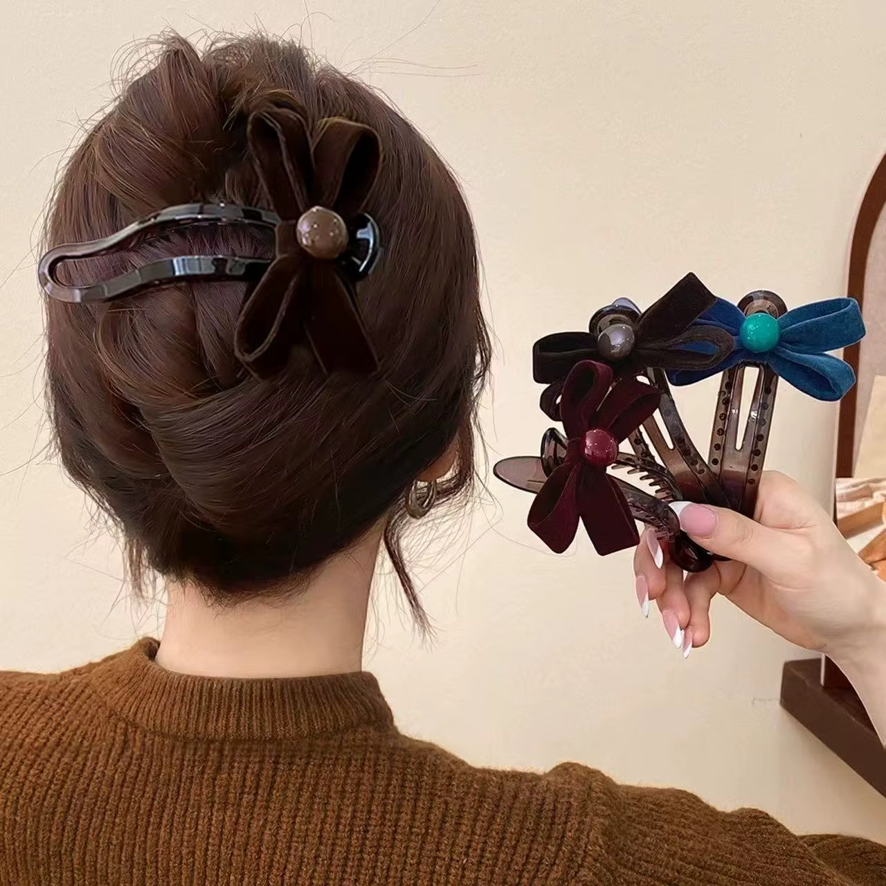 Pince à cheveux en bec de canard avec nœud en velours doux pour femmes