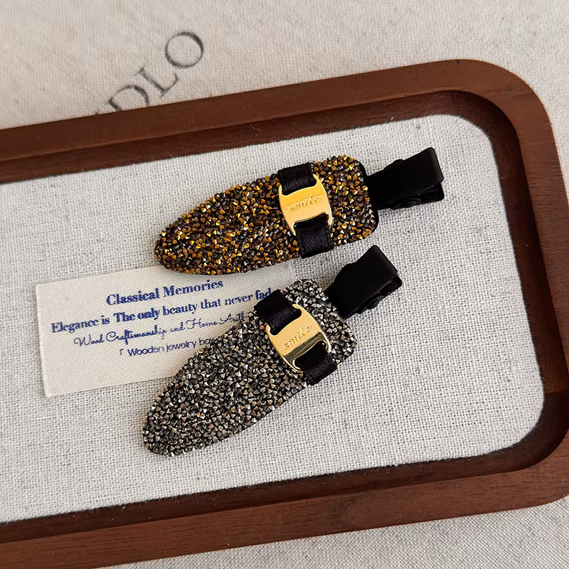 Pince à cheveux en strass ultra scintillante