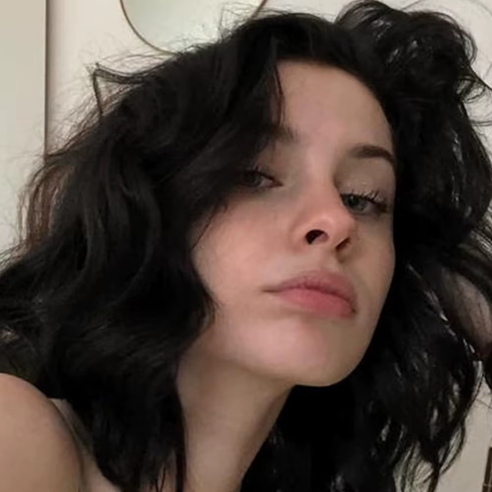 Perruque Synthétique Courte Ondulée Brun Foncé pour Femme